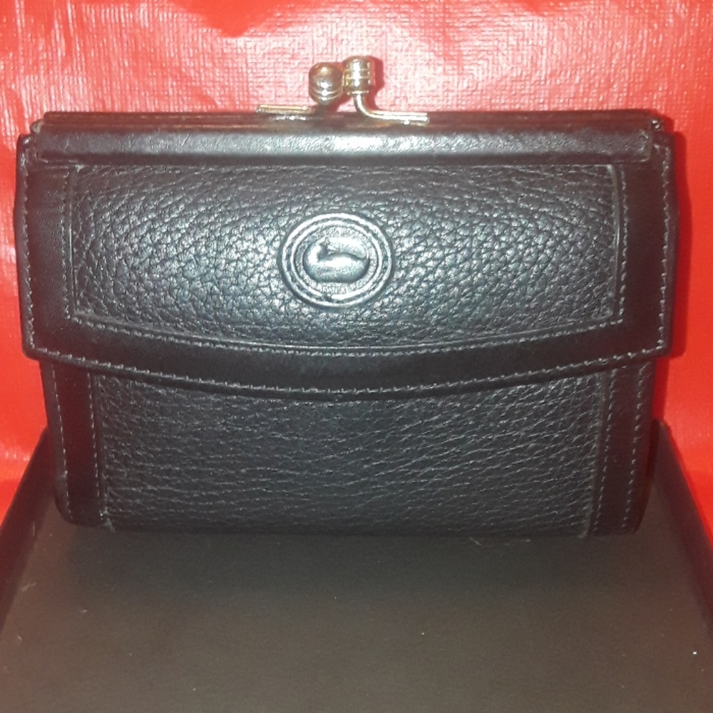 Dooney & Bourke women's wallet